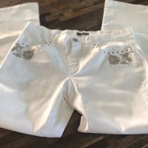 New York & Company white embroidered jeans